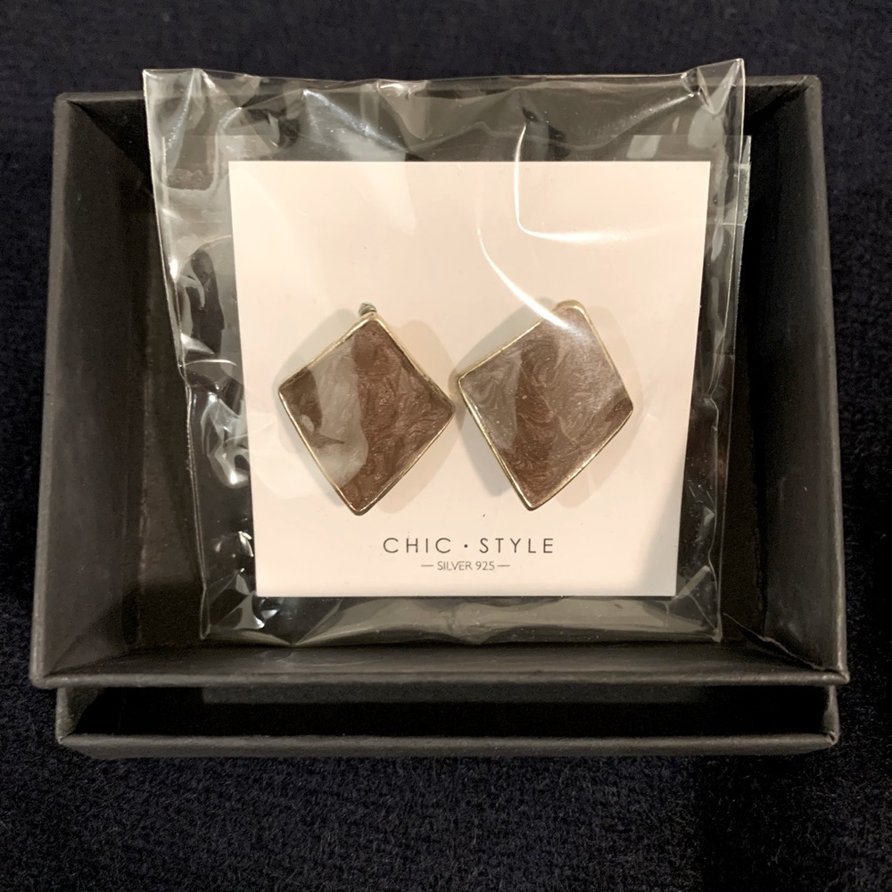 Chic square earring studs